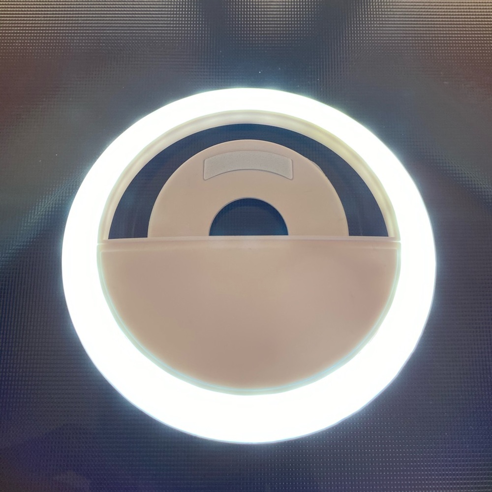 White Background Selfie Ring Light